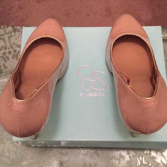 Beautiful Jessica Simpson Pumps, Nude, Size 10 - Picture 8 of 8